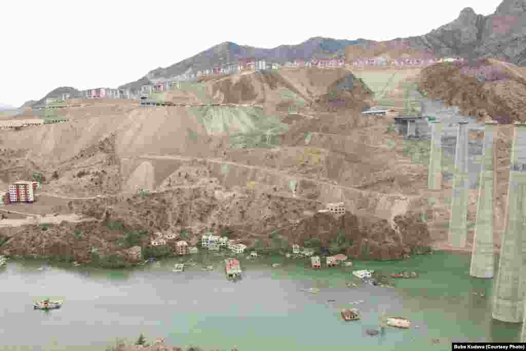 ძველი და ახალი იუსუფელი.&nbsp;