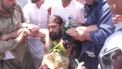 سرکاري کارکوونکو د تنخاګانو زیاتولو لپاره مظاهره کړې ده