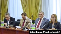 Уңнан икенче - Ркаил Зәйдулла