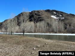 Берег реки Маралды