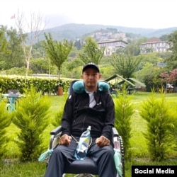 Анур Түркияда дарыланып жүргөн учур.