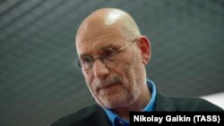 ფოტო არქივიდან. ბორის აკუნინი