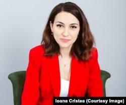 Ioana Cristea este director de comunicare la o fabrică de pâine din București.