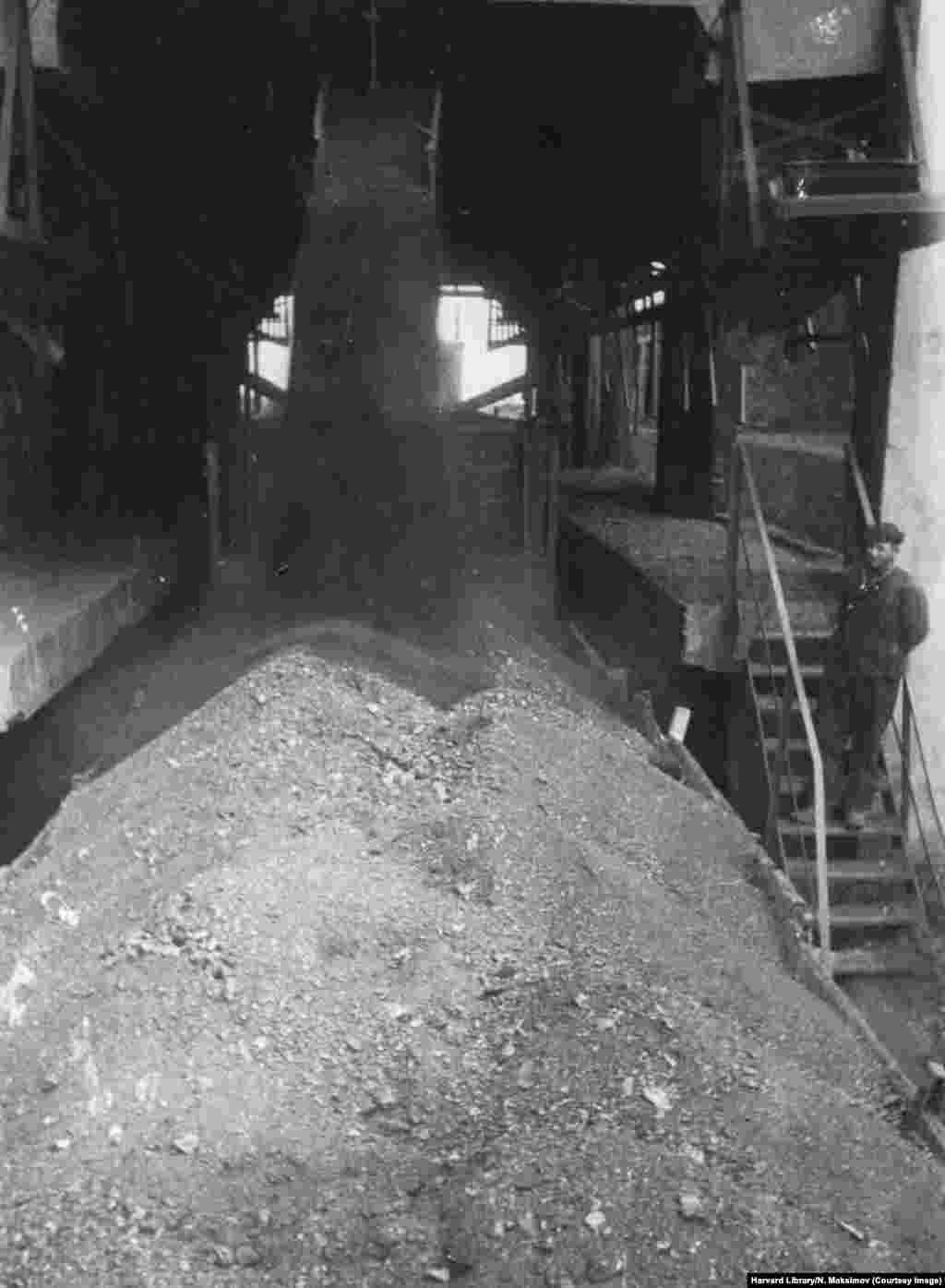 Mină de cărbune din Donbas, redeschisă de curând.