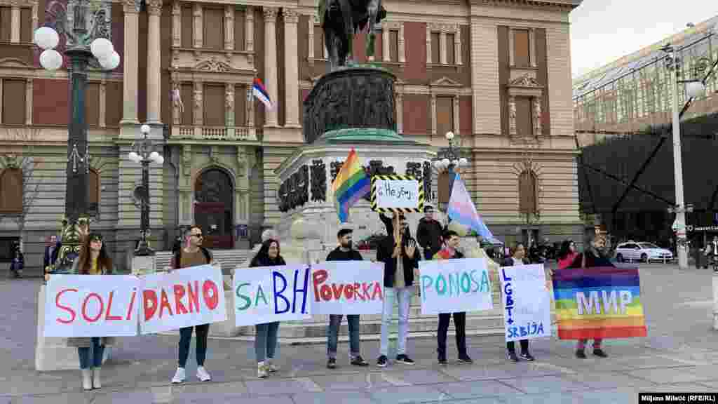 Iz Bh. povorke ponosa naveli su da je napad na članove i članice Organizacionog odbora Bh. povorke ponosa i članove LGBTI+ zajednice bio zločin iz mržnje na osnovu seksualne orijentacije i rodnog identiteta.