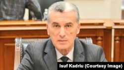 Nuri Bajrami,  anëtar i Komisionit Shtetëror për Parandalimin e Korrupsionit.