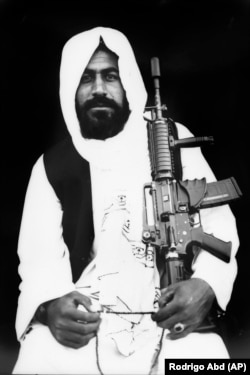 Mujeeburahman Faqer, 26 vjeç, një luftëtar taliban, po përpiqet të përshtatet me mentalitetin në kohë paqeje. E kisha përgatitur kokën për sakrificë, - thotë ai, - dhe jam ende gati.