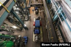 Pamje nga lart e turbinave në termocentralin Kosova B.