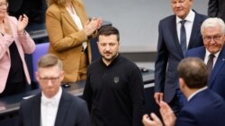 Ukraina kërkon rrugën drejt paqes në samitin pa Rusinë