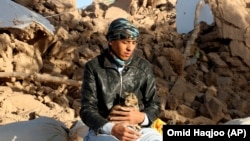 زلزله های پی هم هرات خانه های زیادی را ویران کرده و تعداد زیادی از مردم هنوز هم در زیر خیمه ها زنده گی می کنند