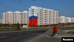 Новостройки в Мариуполе, фото сделано осенью 2023 года