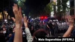 1 მაისი. რუსთაველის გამზირი 