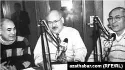 Hudaýberdi Hally, Zarif Nazar, Nazar Hudaýberdi Azatlygyň studiýasynda. Praga, 1998.