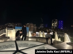 Piramida në Tiranë, prej lartësisë.