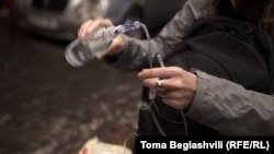 თუ ვინმე ცრემლსადენი გაზით მოიწამლა ან წიწაკის სპრეი შეესხა...