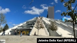 Piramida në Tiranë.