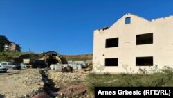 Gradilište autoputa u naselju Tešanjka.