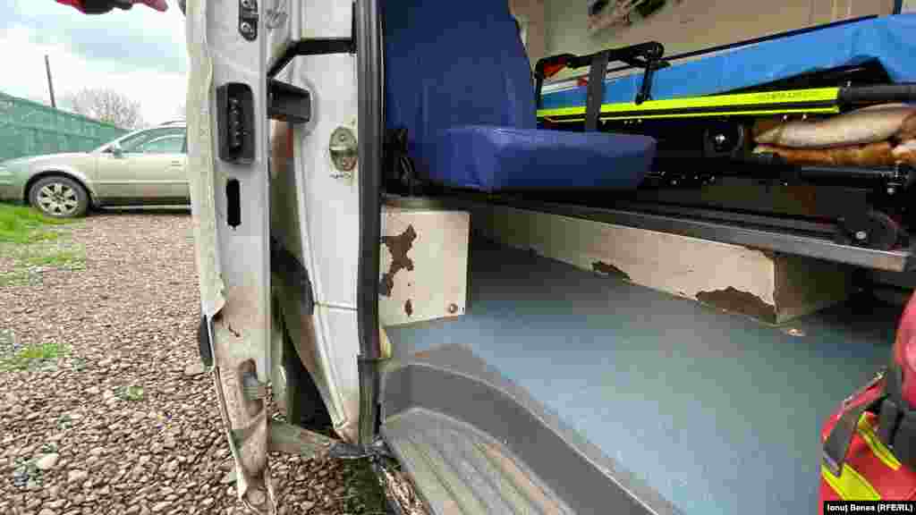 Interiorul unei ambulanțe care are peste un milion de kilometri la bord.&nbsp;