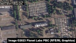 Вид на центральную и восточную части полевого лагеря в посёлке Цель Могилёвской области, 30 июня 2023 года
