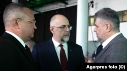 Cel de-al 16-lea Congres al Uniunii Democrate Maghiare din România a fost organizat la Centrul Regional de Afaceri Timișoara. În imagine, liderii coaliției de guvernare: Nicolae Ciucă (PNL), Kelemen Hunor (UDMR) și Marcel Ciolacu (PSD). 28 aprilie 2023