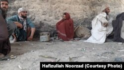 شماری از افراد معتاد به مواد مخدر در ولایت فراه می گویند که پس از تداوی بنابر نبود زمینه کاری دوباره به اعتیاد رو آورده اند