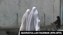 Женщины на улицах Кабула, фото иллюстративное