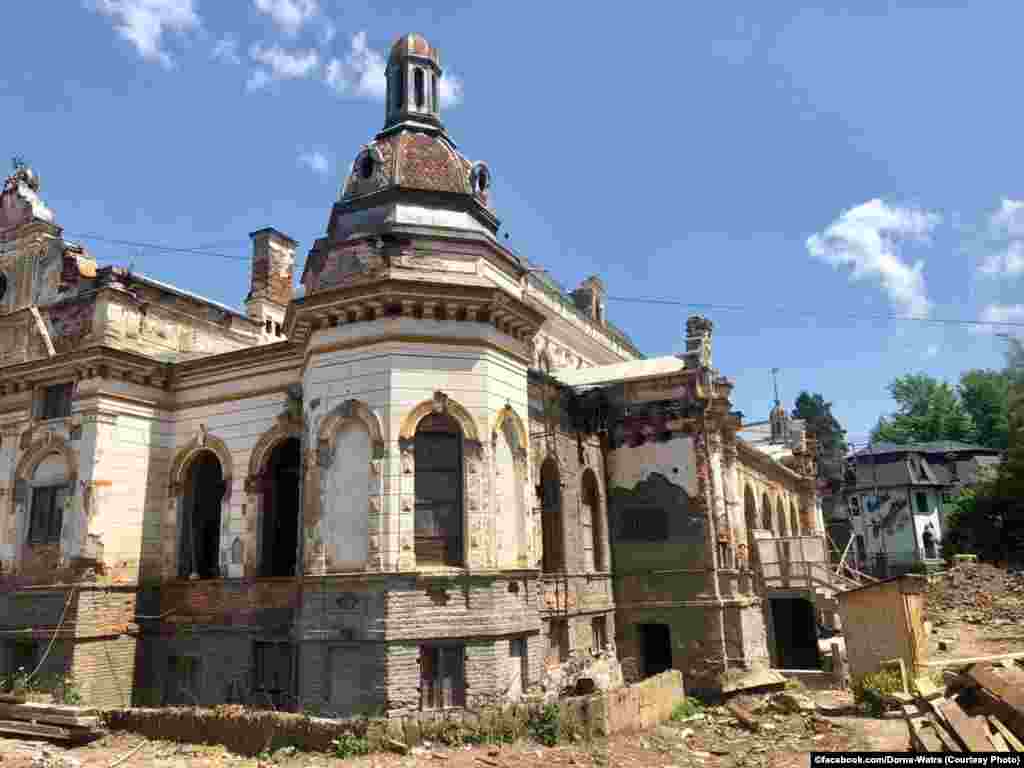 Parte a cazinoului din Vatra Dornei înainte de reabilitare. 2020