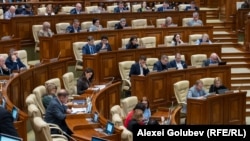 Deputați din fracțiunea PAS la ședința parlamentului din 12 decembrie 2024.