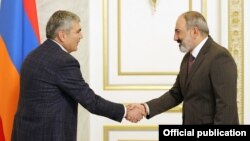 Armenia - Prime Minister Nikol Pashinian meets Hanrapetutyun party leader Aram Sarkisian, June 22, 2021.