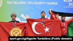 Кик-боксчу Адилет Улан уулу V Ислам шериктештиги оюндарында. 17-август, 2022-жыл. Конья, Түркия. 
