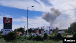 Arbiy uçaq alanında patlavlar olğan Novofedorovka qasabası, 2022 senesi avgust ayı