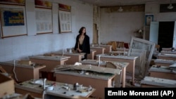 "Согуш бүтсө дегенде эки көзүбүз төрт". Украин окуучуларынын кыялы  