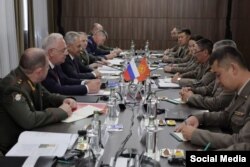 Делегации КР и РФ под руководством Бактыбека Бекболотова и Сергея Шойгу. Москва (Россия), 16 августа 2022 г.