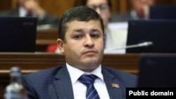 Լուսանկարում ՀՅԴ անդամ Սուրեն Մանուկյանը