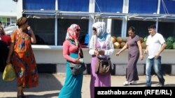  Валютные менялы. Туркменистан (архивное фото)