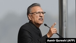 ولسمشر عارف علوي دا نېټه د الېکشن کمېشن لخوا د تجویز شویو نېټو له څارلو وروسته غوره کړې ده. 