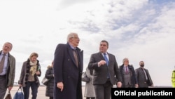 Скопје- вицепремиерот за евроинтеграции Бојан Маричиќ го пречека шефот на надворешна политика на ЕУ Жозеп Борел,13.3.2022