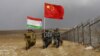 Пограничники Китая и Таджикистана совместно патрулируют участок границы, 17 сентября 2017 года