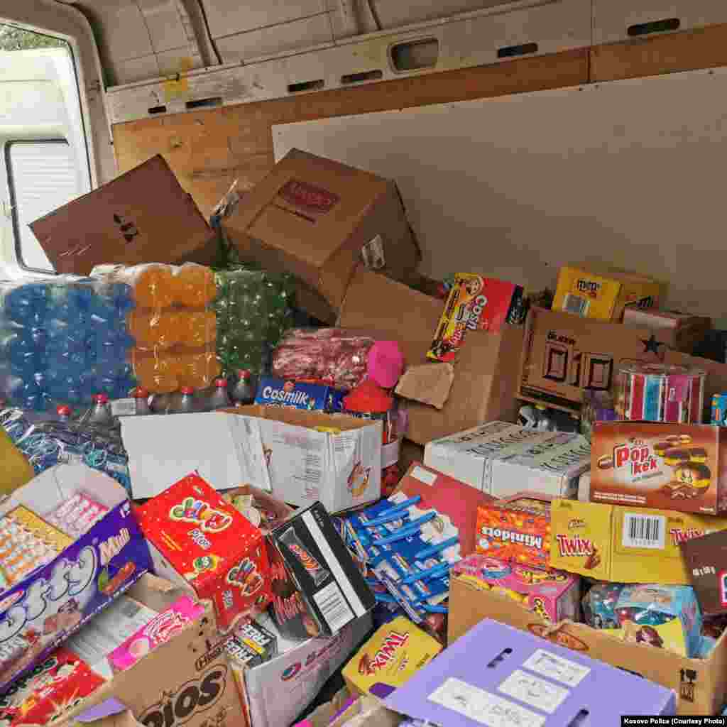 Namirnice koje su, prema podacima kosovske policije, zaplenjene u akciji od 13. oktobra.