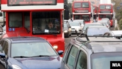 Блокирани улици и гужва во сообраќајот во Скопје 