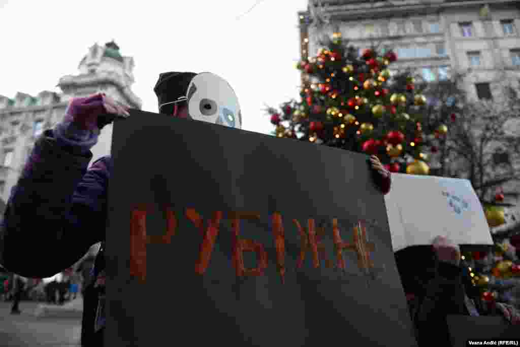 Jelka je polovinom decembra 2022. postavljena u Knez Mihailovoj ulici u sklopu novogodišnjeg festivala, koji je podržala ambasada Rusije u Beogradu. &nbsp;