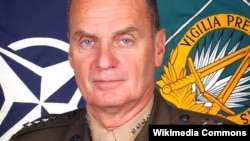 აშშ-ის პრეზიდენტის მრჩეველი უშიშროების საკითხებში (2009-2010 წწ.), ნატოს გაერთიანებული სამოკავშირეო ძალების მთავარსარდალი ევროპაში (2003-2006 წწ.), გენერალი ჯეიმს ჯონსი