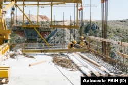 Most je trebao biti izgrađen u martu 2022. godine, ali su izvođači tražili produženje roka