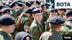 Ceremoni për mbylljen e vitit shkollor në Shkollën e Mesme Kadete "Gjenerali Jermolov" në Stavropol, Rusi (foto nga arkiva).