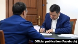 Президент Садыр Жапаров на допросе в Генеральной прокуратуре. 27 апреля 2022 года. 