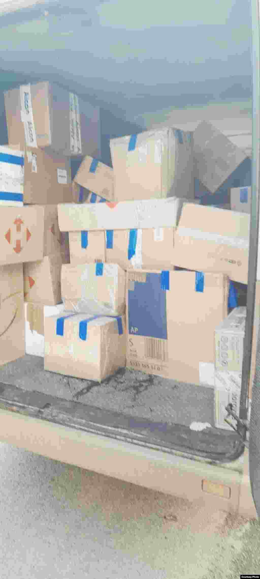 Medicines are prepared for delivery in occupied Kherson. "It is very difficult to supply medicines to the Kherson region now," says Iryna, a local volunteer. ​"The invaders do not give us 'green corridors.' Drivers who carry medical supplies often disappear. They take away their phones, cars, and the medicines themselves."