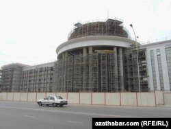 Täze ÝOJ-yň gurulýan binasy