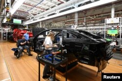 Industria germană este afectată de cererea din ce în ce mai redusă. Multe fabrici care produc mașini sau piese pentru industria auto au anunțat concedieri în masă.