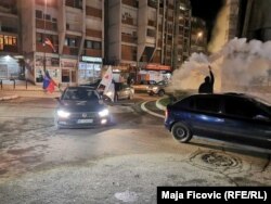 Festa e mbështetësve të Vuçiqit në Mitrovicë të Veriut më 3 prill.