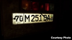 Номер грузовой машины, на который увезли школьный уголь.